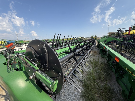 2022 John Deere RD40F Header Combine