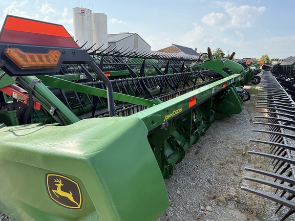 2022 John Deere RD40F Header Combine