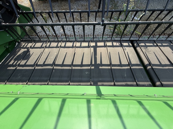 2022 John Deere RD40F Header Combine