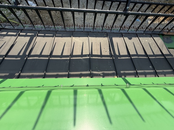 2022 John Deere RD40F Header Combine