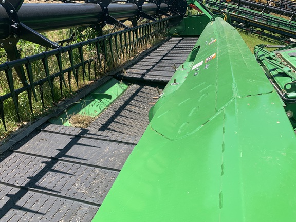 2023 John Deere RD35F Header Combine