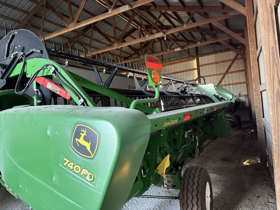 2020 John Deere 740FD Header Combine