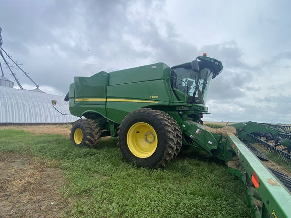 2020 John Deere S780 Combine