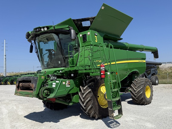 2023 John Deere S780 Combine