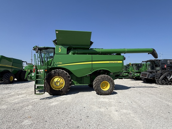 2023 John Deere S780 Combine