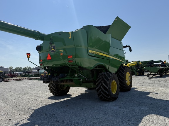2023 John Deere S780 Combine
