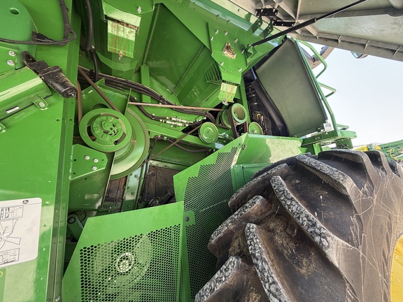 2023 John Deere S780 Combine