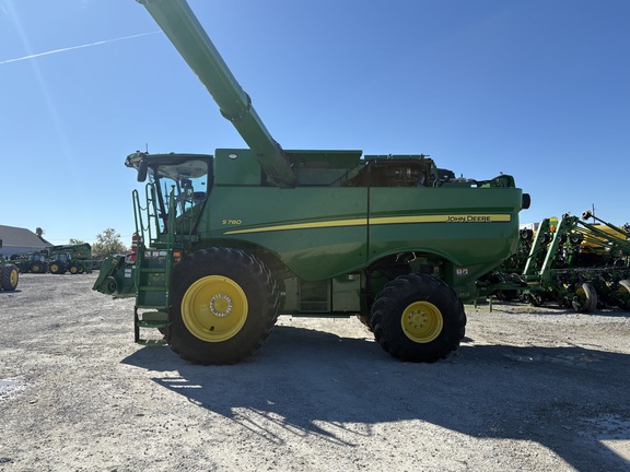2023 John Deere S780 Combine