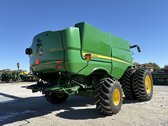 2023 John Deere S780 Combine