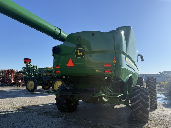2023 John Deere S780 Combine