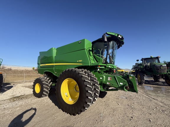 2023 John Deere S780 Combine