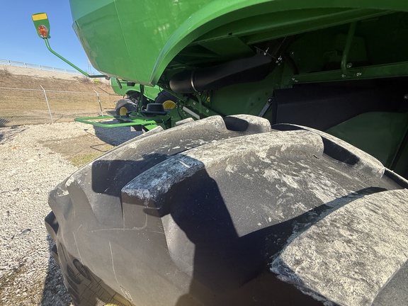 2023 John Deere S780 Combine