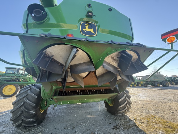 2023 John Deere S780 Combine
