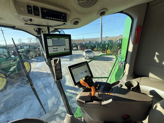 2023 John Deere S780 Combine