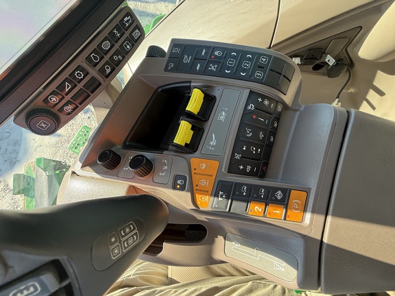 2023 John Deere S780 Combine