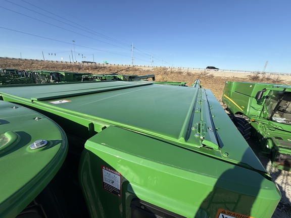 2023 John Deere S780 Combine