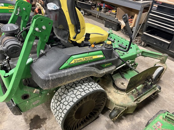2022 John Deere Z970R Mower/Zero Turn