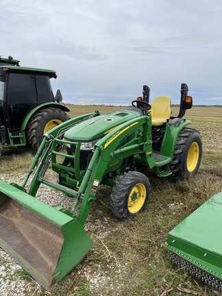 2016 John Deere 3033R Tractor Compact