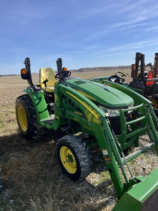 2016 John Deere 3033R Tractor Compact