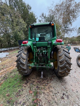 2007 John Deere 7520 Tractor