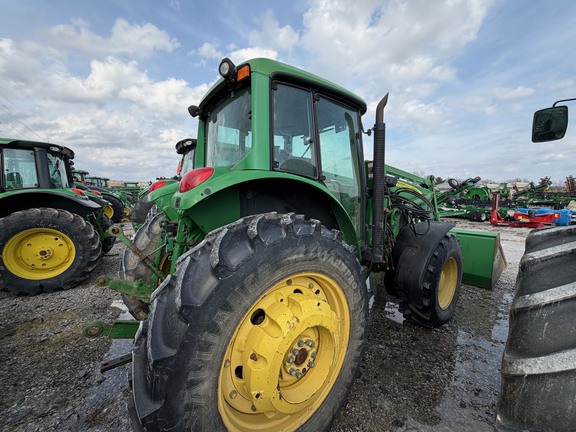 2007 John Deere 7520 Tractor