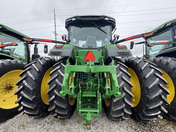 2025 John Deere 8R 250 Tractor