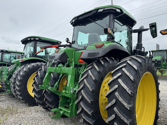 2025 John Deere 8R 250 Tractor