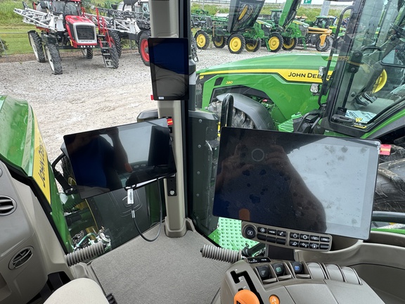 2025 John Deere 8R 250 Tractor