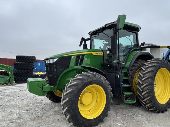 2025 John Deere 7R 210 Tractor