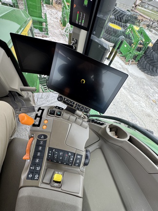 2025 John Deere 7R 210 Tractor