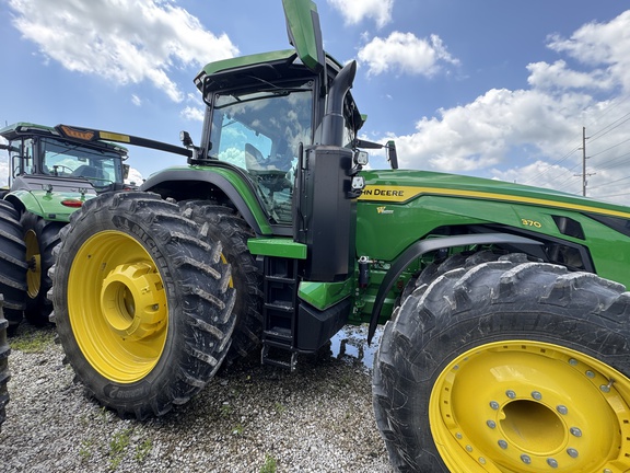 2025 John Deere 8R 370 Tractor