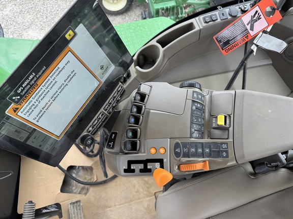 2025 John Deere 9R 390 Tractor 4WD