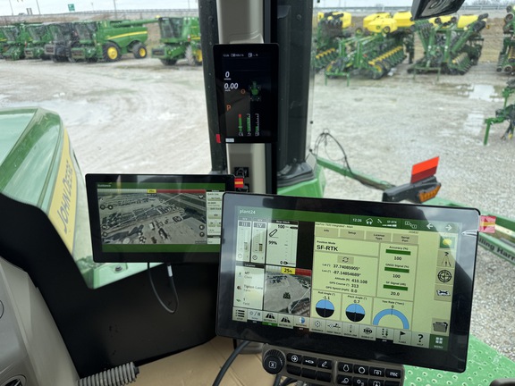 2025 John Deere 9R 390 Tractor 4WD