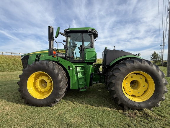 2025 John Deere 9R 440 Tractor 4WD