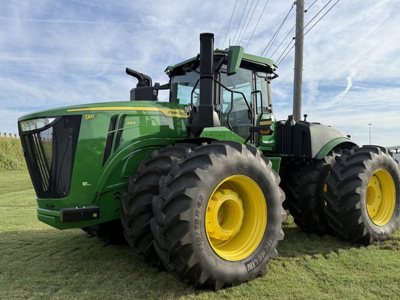 2025 John Deere 9R 440 Tractor 4WD