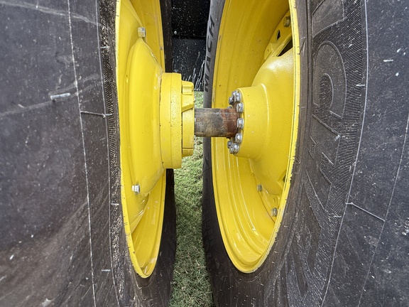 2025 John Deere 9R 440 Tractor 4WD