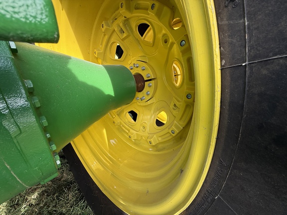 2025 John Deere 9R 440 Tractor 4WD