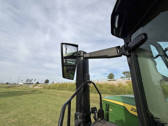 2025 John Deere 9R 440 Tractor 4WD