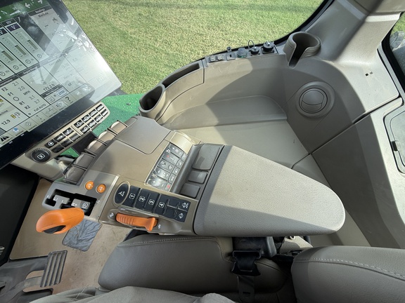 2025 John Deere 9R 440 Tractor 4WD