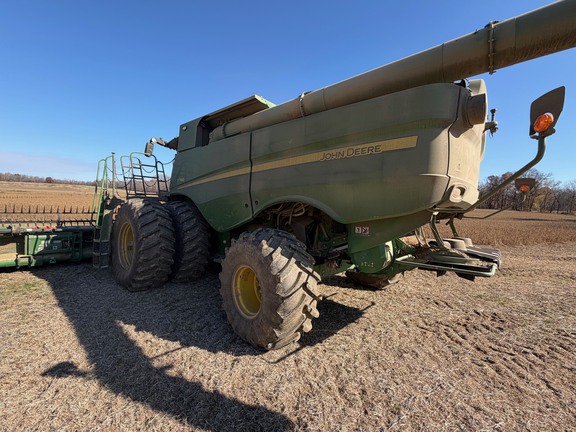 2024 John Deere S780 Combine