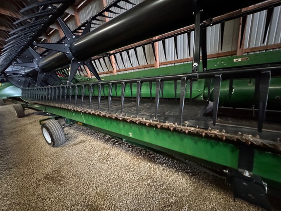 2022 John Deere RD35F Header Combine