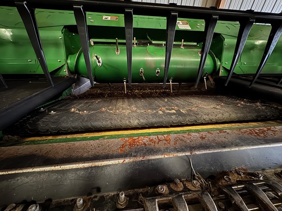 2022 John Deere RD35F Header Combine