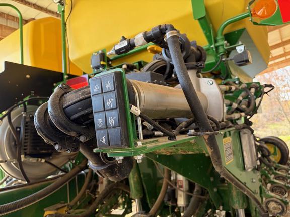 2025 John Deere 1775NT Planter