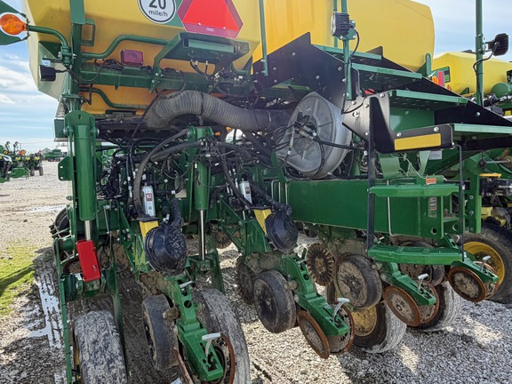 2025 John Deere 1775NT Planter