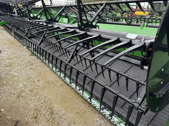 2025 John Deere HDF 35 Header Combine