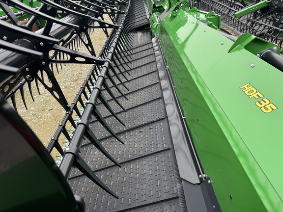 2025 John Deere HDF 35 Header Combine