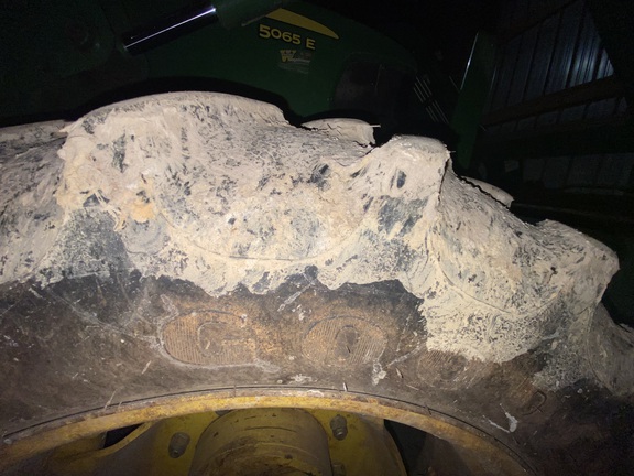 2013 John Deere 5065E Tractor