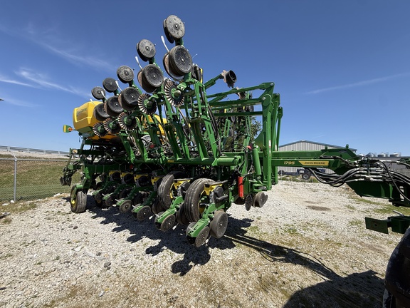 2025 John Deere 1795 Planter