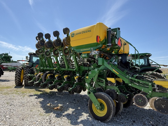 2025 John Deere 1795 Planter