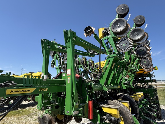 2025 John Deere 1795 Planter